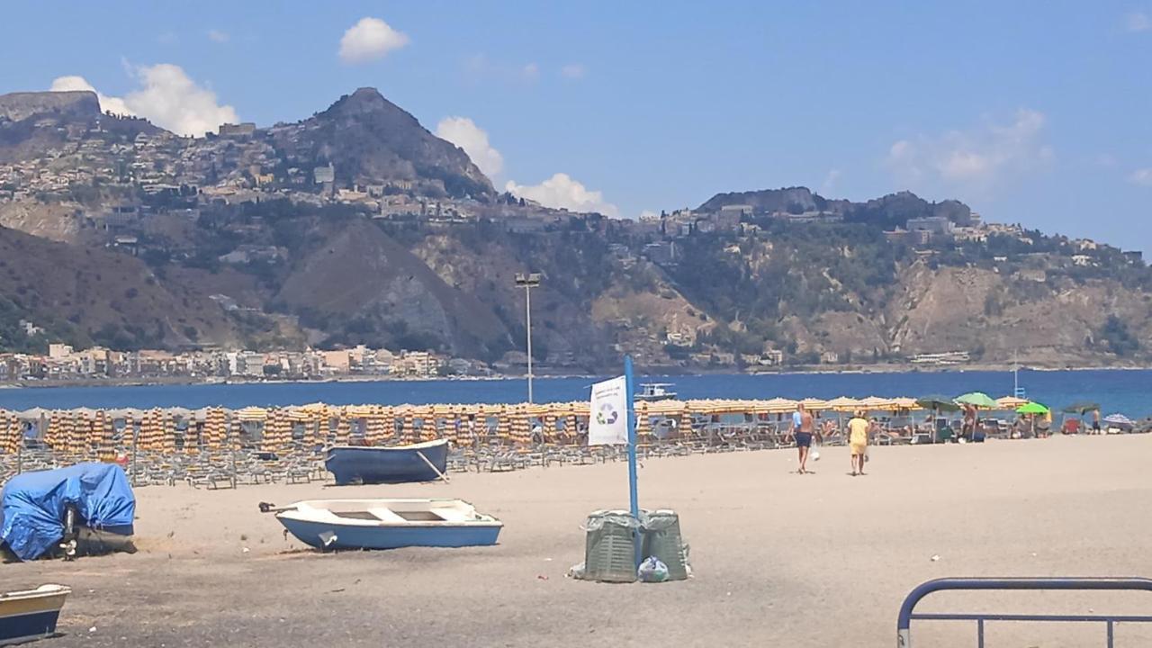 Готель Donna Sicilia Джардіні-Наксос Екстер'єр фото