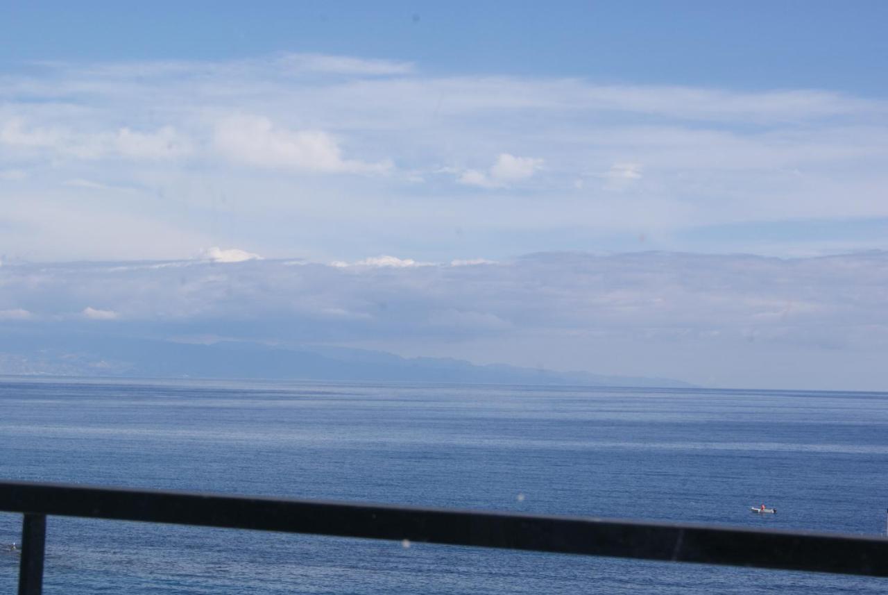 Готель Donna Sicilia Джардіні-Наксос Екстер'єр фото